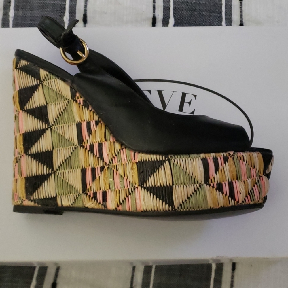 Madden Girl Wedges